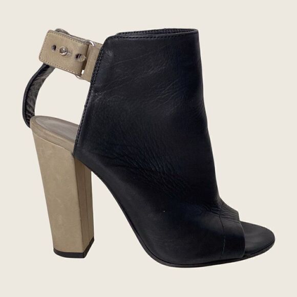 CLEARANCE - Vince Two Tone Leather Block Heel Peel Toe Slingback Sandals - Picture 1 of 6